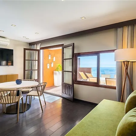 Occidental Pueblo Acantilado